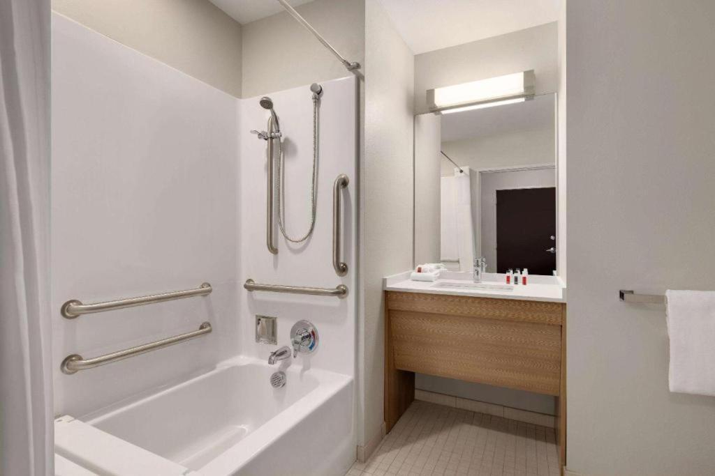 Microtel Inn & Suites By Wyndham Gambrills Odenton Экстерьер фото